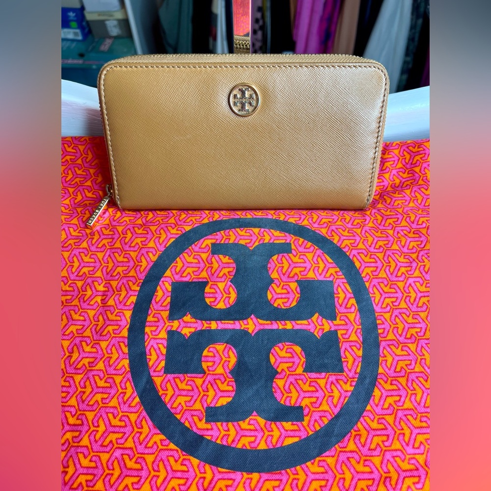 Authentic Tory Burch wallet